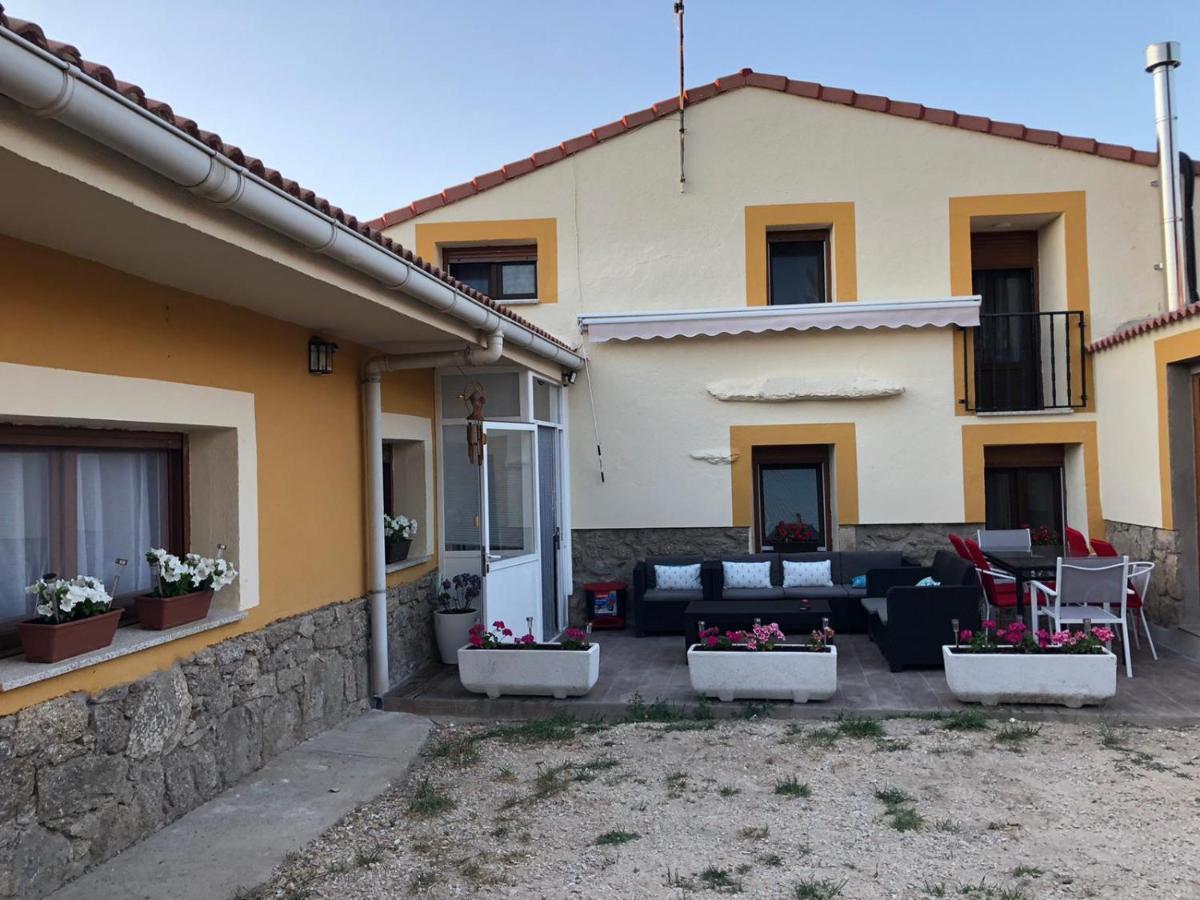 Casa Rural Los 7 Pinos De Gredos Navarredonda de Gredos Exterior foto